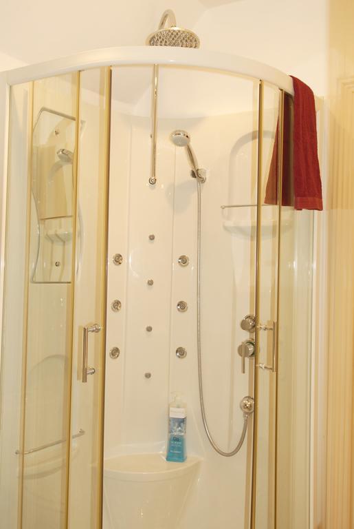 La Grande Maison Bed & Breakfast Бержерак Стая снимка